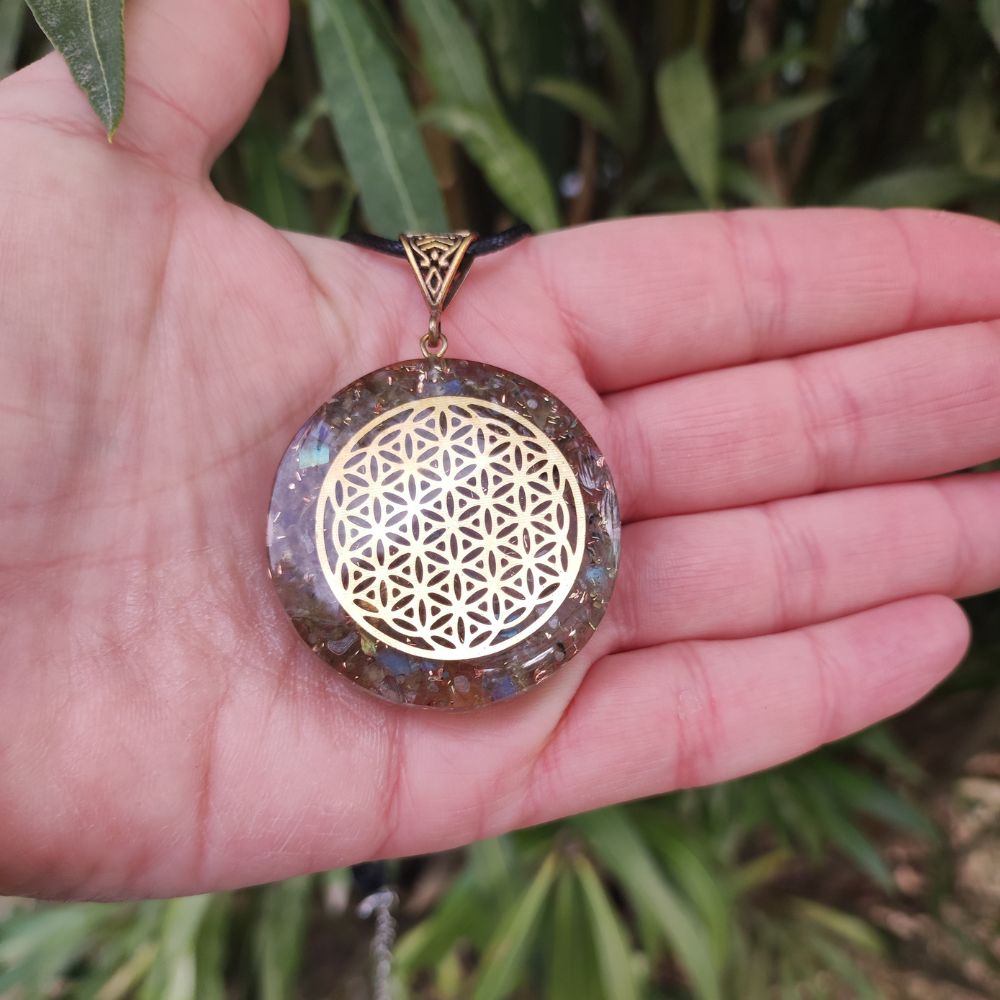 Pendentif orgonite fleur de vie en labradorite – Image 3